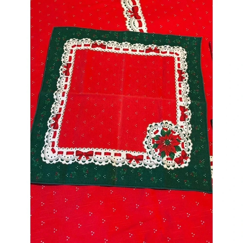Vtg 60s Mid Century Christmas Tablecloth With 10 Napkins - approx 60